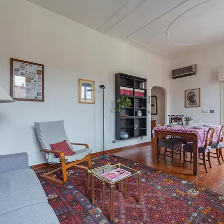 Cozy Apt With Terrace - 500 M Far From Zara M5 아파트 *