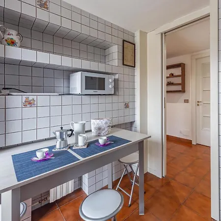 Cozy Apt With Terrace - 500 M Far From Zara M5 아파트